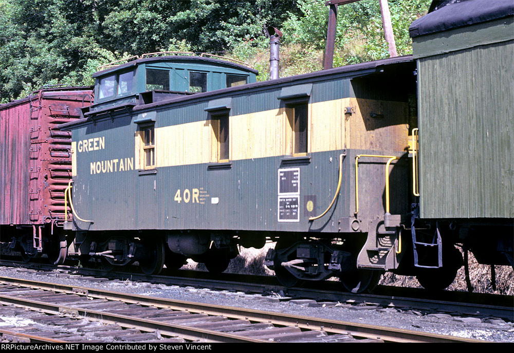 Green Mountain wood side caboose #40-R